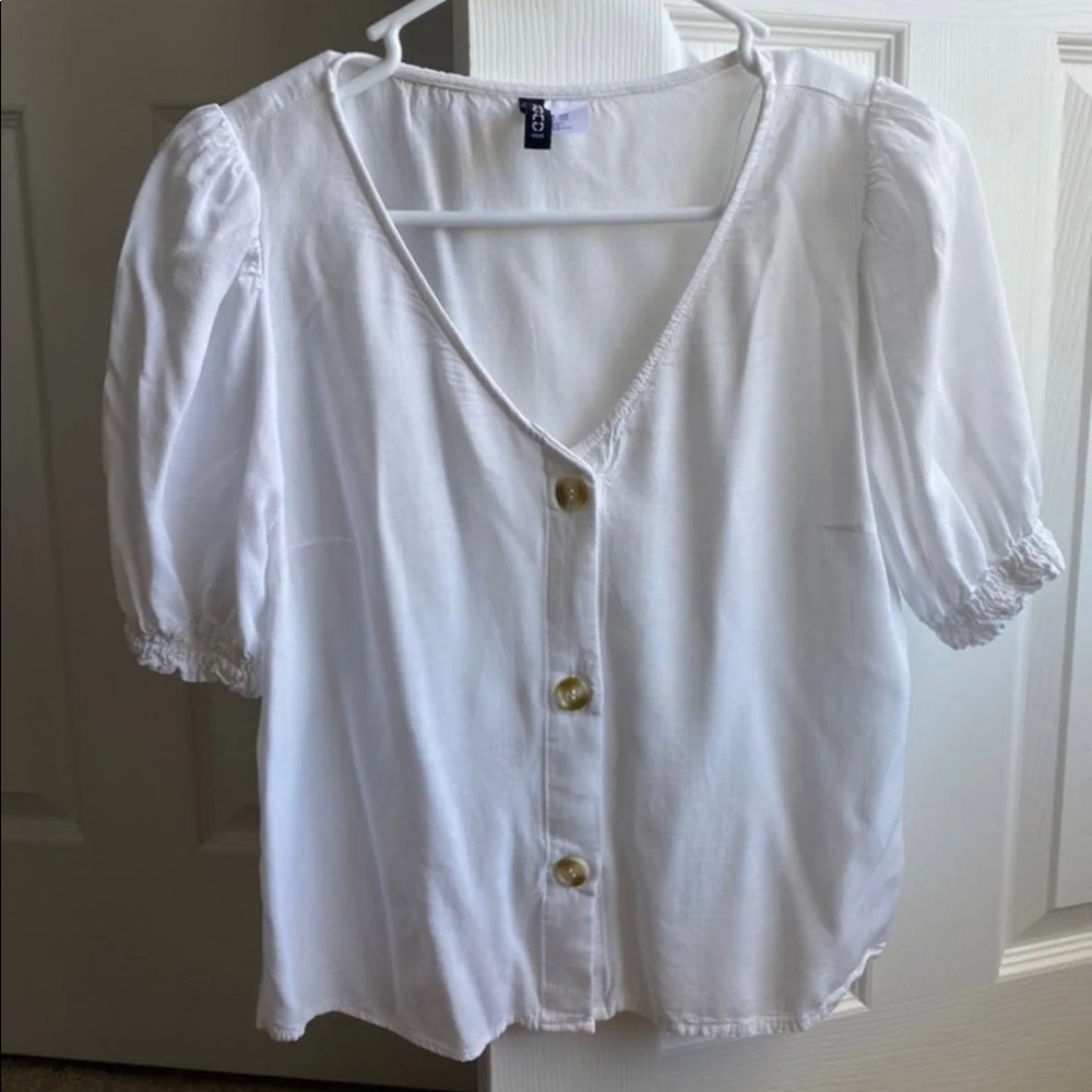 Linen button top - Picture 2 of 2